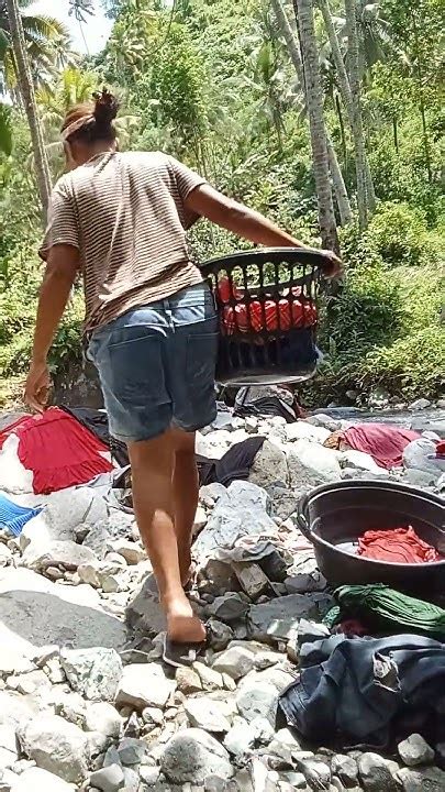 kinantot habang nag lalaba